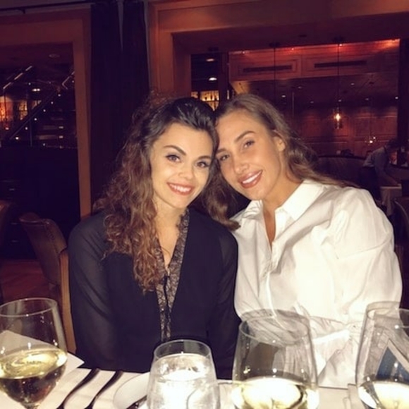 Meet your Posher, Caitlin - Picture 2 of 3